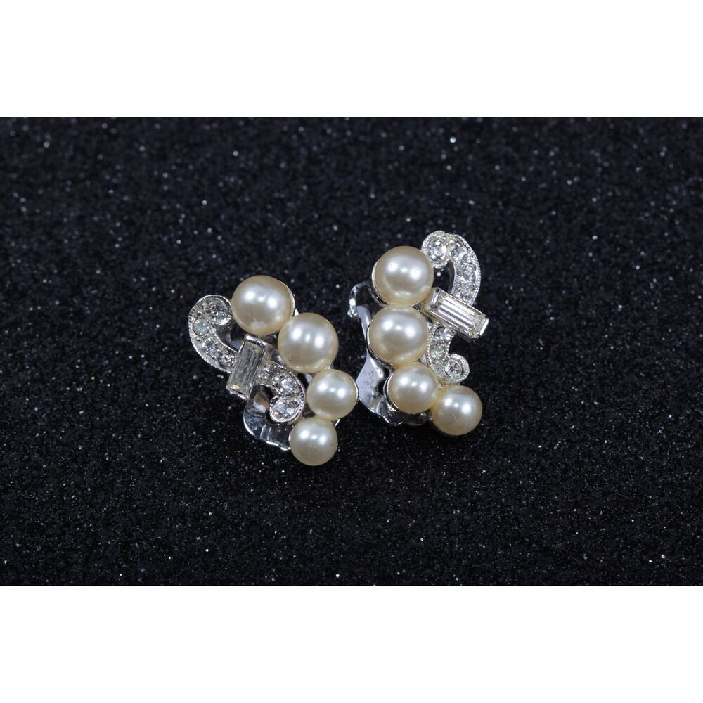 Vintage, Cluster, Pearl and Rhinestone, Earrings, Clip On Closure, White Pearls,